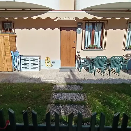 Ferienhaus House In A Beautiful With Garden, Swimming Pool And Parking Spot - Larihome A07 *