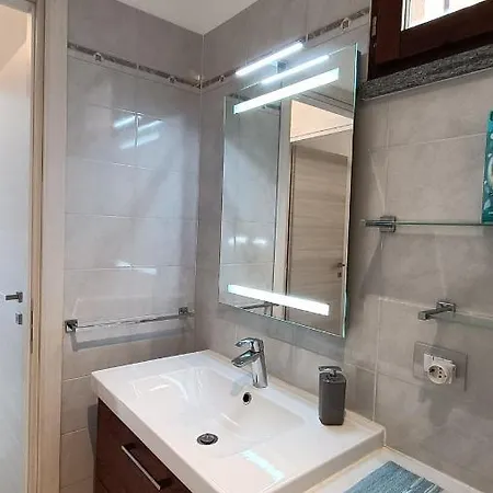 House In A Beautiful With Garden, Swimming Pool And Parking Spot - Larihome A07 Nyaraló Domaso